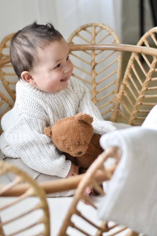 Oversized Knit Baby Sweater: Neutral Unisex Winter Wear