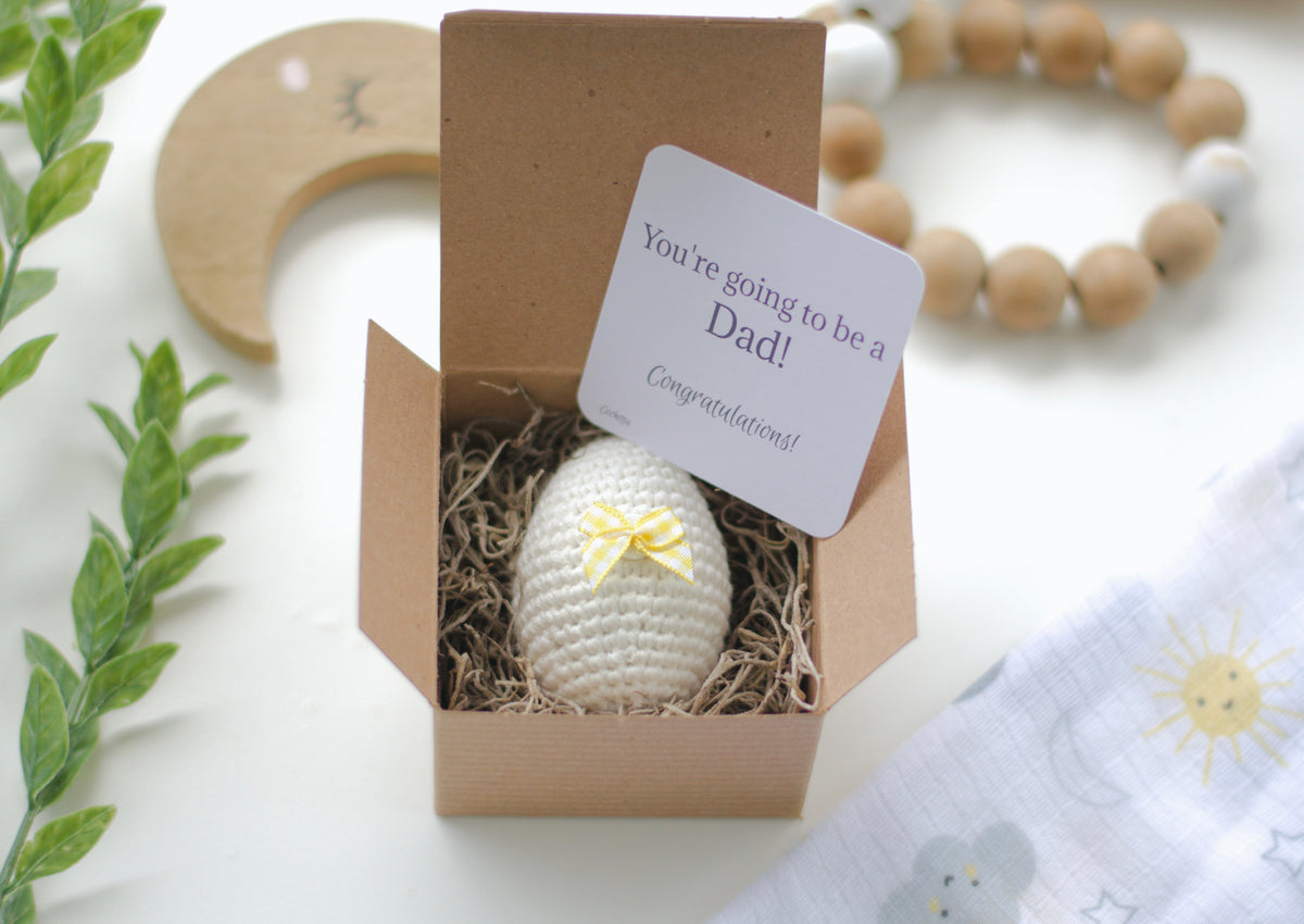 Spanish Pregnancy Announcement Gift: Knitted Egg in Nest
