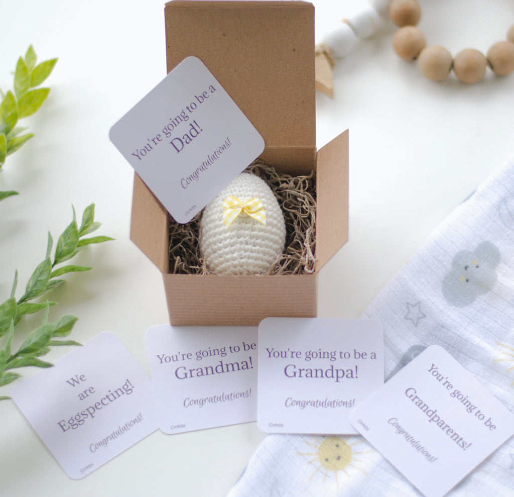 Spanish Pregnancy Announcement Gift: Knitted Egg in Nest